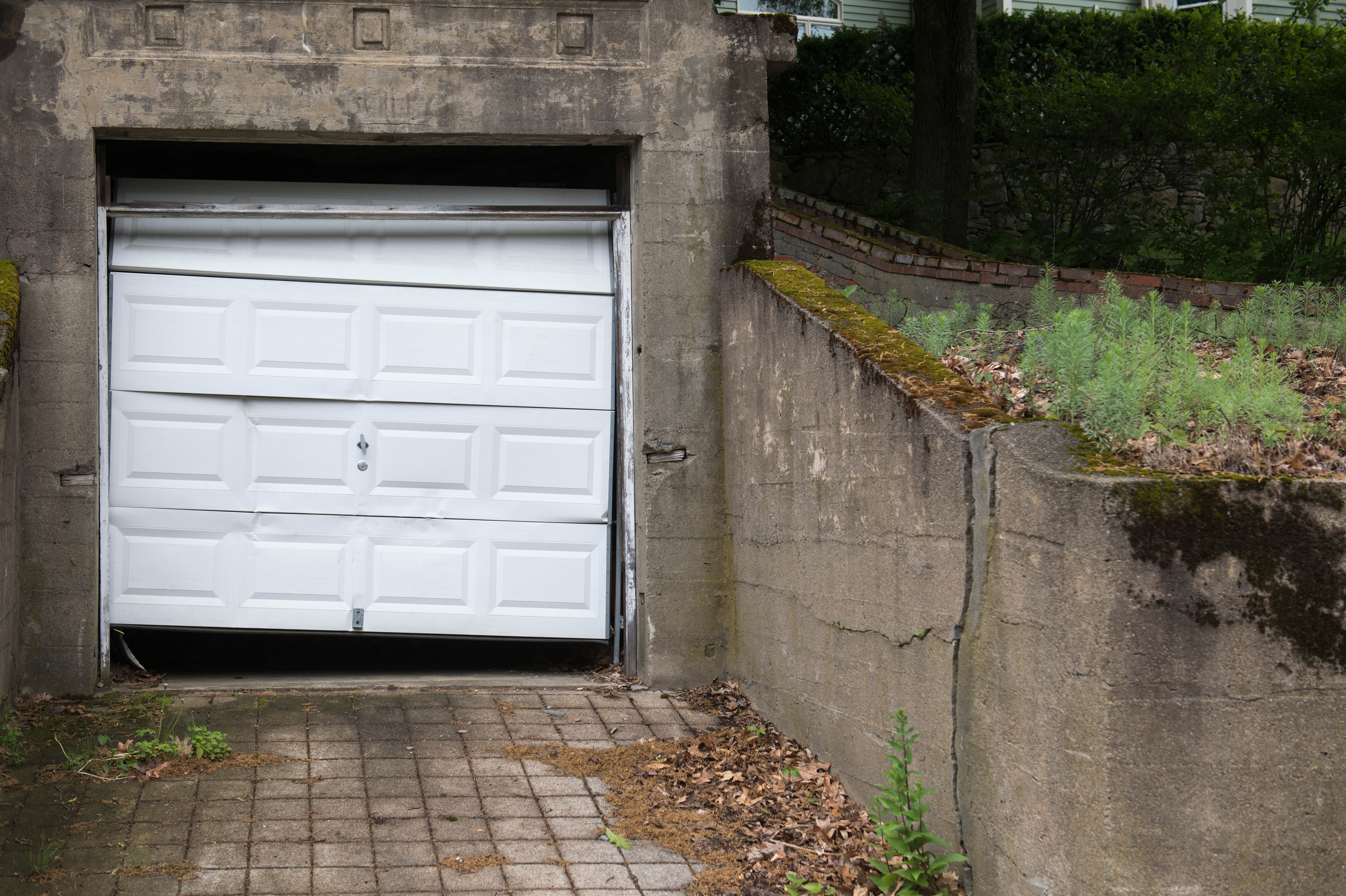 garage door repair Huntington Beach